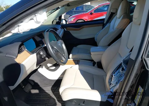 2019 Tesla Model X 100D/75D/Long Range z USA, uszkodzony, nr VIN 5YJXCBE26KF162425